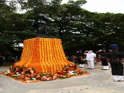 Karnataka CM pays tribute to soldiers on 'Kargil Vijay Diwas' | Karnataka CM pays tribute to soldiers on 'Kargil Vijay Diwas'