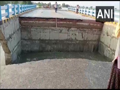 Part of Bihar bridge collapses into river, days after inauguration by Nitish Kumar | Part of Bihar bridge collapses into river, days after inauguration by Nitish Kumar