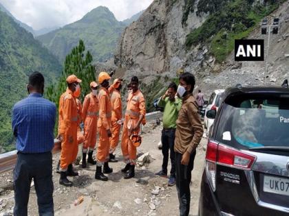 Uttarakhand: Landslide blocks Badrinath Highway | Uttarakhand: Landslide blocks Badrinath Highway