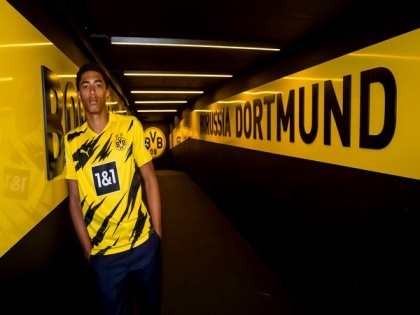 Jude Bellingham signs long-term deal with Borussia Dortmund | Jude Bellingham signs long-term deal with Borussia Dortmund