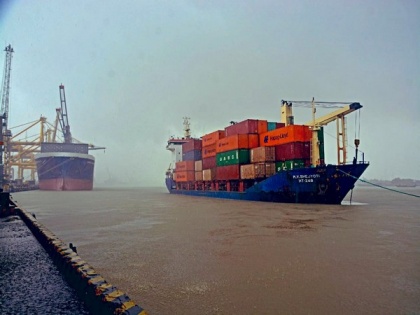 First-ever container cargo from Kolkata via Chattogram port reaches Agartala | First-ever container cargo from Kolkata via Chattogram port reaches Agartala