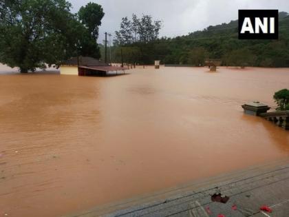 Karnataka: Landslide in Mudigere due to heavy rains | Karnataka: Landslide in Mudigere due to heavy rains