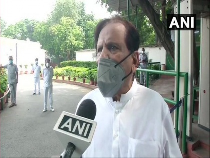 Defence Minister contradicted Prime Minister on Ladakh standoff: Ahmed Patel | Defence Minister contradicted Prime Minister on Ladakh standoff: Ahmed Patel