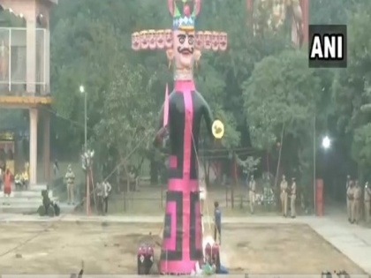 30-feet effigy of Ravan burnt in Ludhiana on Dussehra | 30-feet effigy of Ravan burnt in Ludhiana on Dussehra