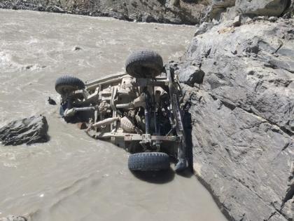 Two ITBP personnel missing after vehicle rolls down into Sutlej river | Two ITBP personnel missing after vehicle rolls down into Sutlej river