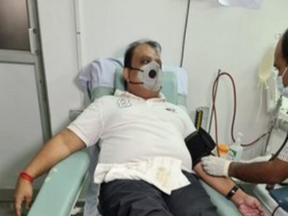 Jharkhand Minister Mithilesh Thakur donates plasma after recovering from COVID | Jharkhand Minister Mithilesh Thakur donates plasma after recovering from COVID