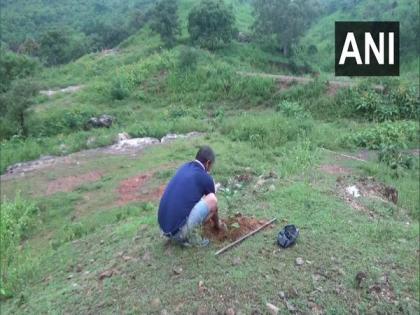 Gaya man planted 1 lakh saplings since 1982 to honour freedom fighters, soldiers | Gaya man planted 1 lakh saplings since 1982 to honour freedom fighters, soldiers Gaya man planted 1 lakh saplings since 1982 to honour freedom fighters, soldiers | Gaya man planted 1 lakh saplings since 1982 to honour freedom fighters, soldiers