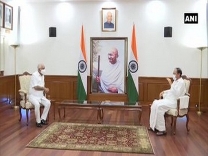 Yediyurappa meets Vice President Naidu, conveys Karnataka's requests | Yediyurappa meets Vice President Naidu, conveys Karnataka's requests