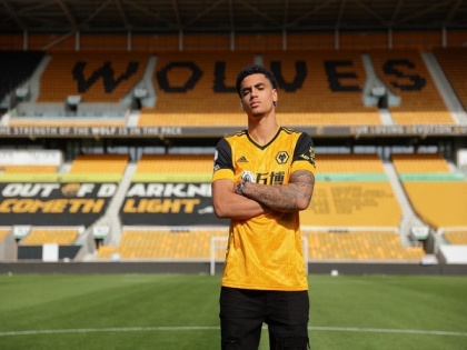 Ki-Jana Hoever signs five-year deal with Wolves | Ki-Jana Hoever signs five-year deal with Wolves