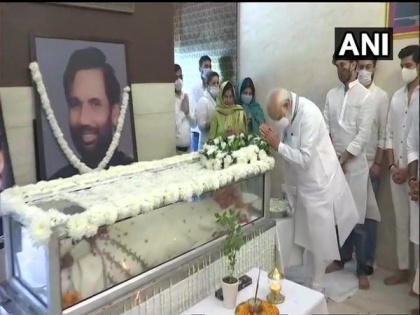 PM Modi, Nadda pay last respects to Ram Vilas Paswan | PM Modi, Nadda pay last respects to Ram Vilas Paswan