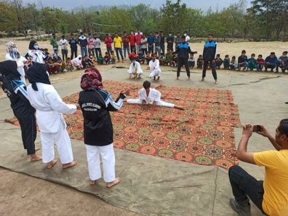 Village games organized by Indian Army on World Heart Day in J-K's Budgam | Village games organized by Indian Army on World Heart Day in J-K's Budgam