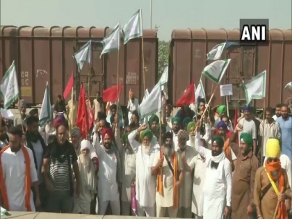 Punjab farmers continue 'Rail Roko' agitation in Jalandhar, Patiala | Punjab farmers continue 'Rail Roko' agitation in Jalandhar, Patiala