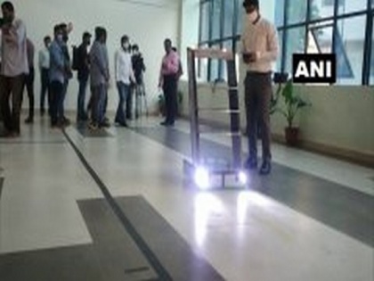 Karnataka: Budding techies develop 'automatic guided vehicle' to supply food, medicines to COVID patients | Karnataka: Budding techies develop 'automatic guided vehicle' to supply food, medicines to COVID patients