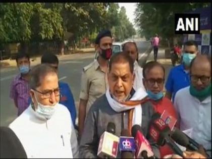 JDU leaders submit memorandum to EC against Tejashwi, Tej Pratap Yadav | JDU leaders submit memorandum to EC against Tejashwi, Tej Pratap Yadav