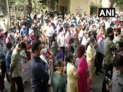 Doctors, health workers at Delhi's Hindu Rao Hospital continue strike over non-payment of salaries | Doctors, health workers at Delhi's Hindu Rao Hospital continue strike over non-payment of salaries