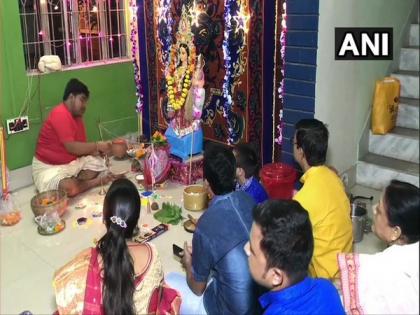 West Bengal: Prayers offered to Goddess Lakshmi on Kojagari Lakshmi Puja | West Bengal: Prayers offered to Goddess Lakshmi on Kojagari Lakshmi Puja