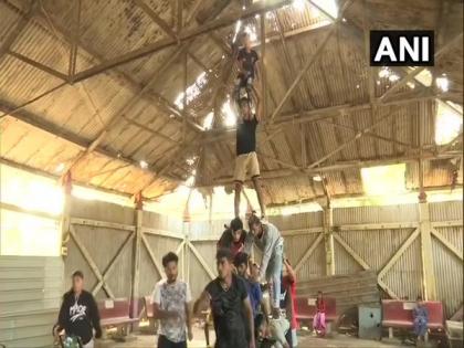 Mumbai-based dance group forced to rehearse in abandoned shelter due to lockdown | Mumbai-based dance group forced to rehearse in abandoned shelter due to lockdown