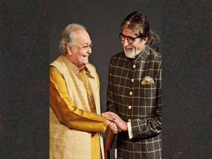 Amitabh Bachchan condoles 'iconic legend' Soumitra Chatterjee's demise | Amitabh Bachchan condoles 'iconic legend' Soumitra Chatterjee's demise