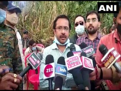 Madhya Pradesh: Efforts to save toddler stuck inside borewell continue | Madhya Pradesh: Efforts to save toddler stuck inside borewell continue