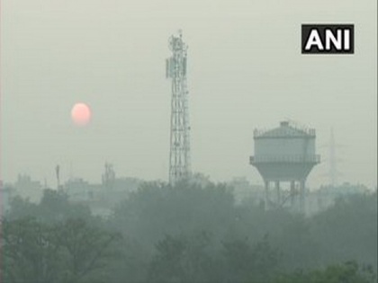 Delhi's air quality oscillates between 'poor' and 'moderate' categories | Delhi's air quality oscillates between 'poor' and 'moderate' categories