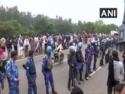 Farmers gather to proceed to Delhi for demonstration, security deployed | Farmers gather to proceed to Delhi for demonstration, security deployed