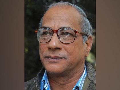 Hindi poet Manglesh Dabral passes away at 72 | Hindi poet Manglesh Dabral passes away at 72