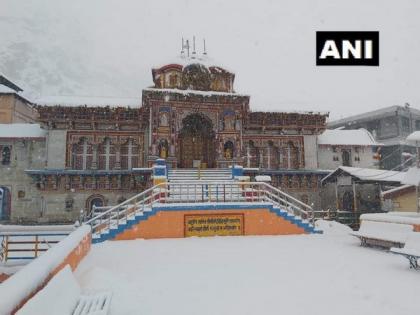 Uttarakhand: Badrinath Temple wrapped in blanket of snow | Uttarakhand: Badrinath Temple wrapped in blanket of snow Uttarakhand: Badrinath Temple wrapped in blanket of snow | Uttarakhand: Badrinath Temple wrapped in blanket of snow