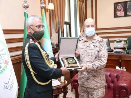 Army chief Naravane meets top Saudi Generals, discusses ways to bolster defence ties | Army chief Naravane meets top Saudi Generals, discusses ways to bolster defence ties