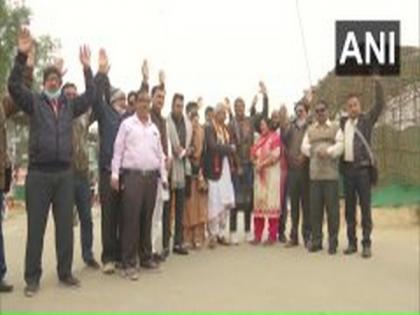 Hindu devotees associated with Raipur-based Shadani Darbar enter Pak via Attari-Wagah | Hindu devotees associated with Raipur-based Shadani Darbar enter Pak via Attari-Wagah