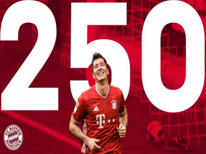 Lewandowski becomes third player to score 250 goals in Bundesliga | Lewandowski becomes third player to score 250 goals in Bundesliga