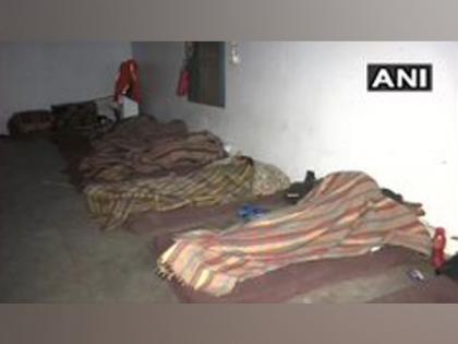 Homeless in Delhi take refuge in night shelters to cope with chilly weather | Homeless in Delhi take refuge in night shelters to cope with chilly weather Homeless in Delhi take refuge in night shelters to cope with chilly weather | Homeless in Delhi take refuge in night shelters to cope with chilly weather