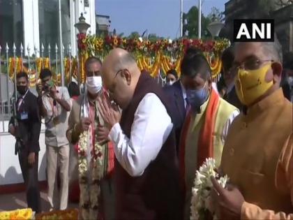 Amit Shah poys tribute to Swami Vivekanand in Kolkata | Amit Shah poys tribute to Swami Vivekanand in Kolkata Amit Shah poys tribute to Swami Vivekanand in Kolkata | Amit Shah poys tribute to Swami Vivekanand in Kolkata
