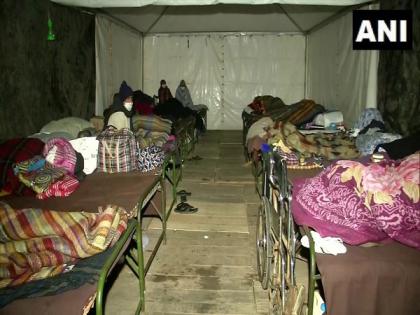 Delhi: Homeless struggle at night shelter due to lack of electricity | Delhi: Homeless struggle at night shelter due to lack of electricity
