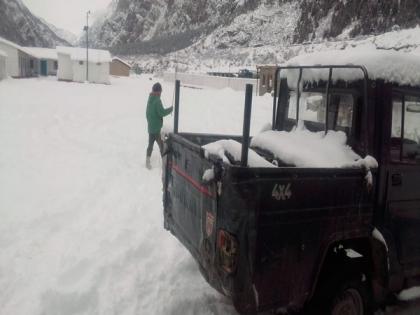 BRO personnel undertake snow clearing operations at camps in Uttarakhand | BRO personnel undertake snow clearing operations at camps in Uttarakhand BRO personnel undertake snow clearing operations at camps in Uttarakhand | BRO personnel undertake snow clearing operations at camps in Uttarakhand