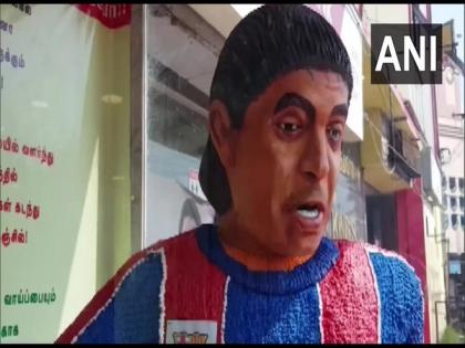 Bakery makes 6-feet-tall Diego Maradona statue of cake | Bakery makes 6-feet-tall Diego Maradona statue of cake