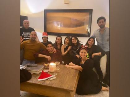 Ranbir Kapoor, Alia Bhatt bring their families together to celebrate Christmas | Ranbir Kapoor, Alia Bhatt bring their families together to celebrate Christmas Ranbir Kapoor, Alia Bhatt bring their families together to celebrate Christmas | Ranbir Kapoor, Alia Bhatt bring their families together to celebrate Christmas