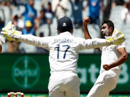 Ind vs Aus, Boxing Day Test: Pant, Wade engage in banter | Ind vs Aus, Boxing Day Test: Pant, Wade engage in banter