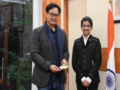 Rijiju meets 13-year-old equestrian Amairah, wishes her more success | Rijiju meets 13-year-old equestrian Amairah, wishes her more success