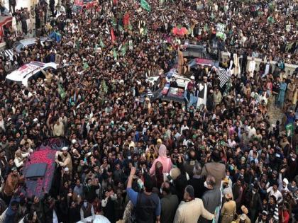 Pakistan: Bahawalpur 'erupts' as opposition leaders kick off anti-govt rally | Pakistan: Bahawalpur 'erupts' as opposition leaders kick off anti-govt rally