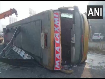Bus carrying 52 passengers overturns near Rajasthan's Neemrana, injured admitted to hospital | Bus carrying 52 passengers overturns near Rajasthan's Neemrana, injured admitted to hospital