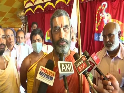 Seer Tridandi Chinna Jeeyar Swamy to begin yatra to temples vandalised in Andhra | Seer Tridandi Chinna Jeeyar Swamy to begin yatra to temples vandalised in Andhra