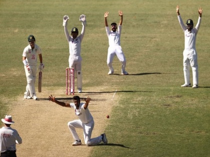 Ind vs Aus: Ashwin dismisses Warner for 10th time in Tests | Ind vs Aus: Ashwin dismisses Warner for 10th time in Tests