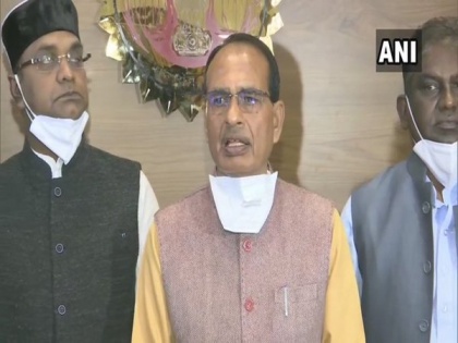 No difference between the two COVID-19 vaccines, says MP CM | No difference between the two COVID-19 vaccines, says MP CM