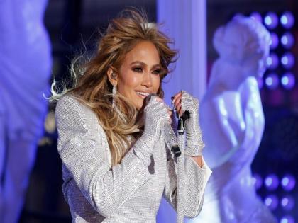 Jennifer Lopez raises USD 3.6 million at L.A. Dodgers Foundation Gala | Jennifer Lopez raises USD 3.6 million at L.A. Dodgers Foundation Gala