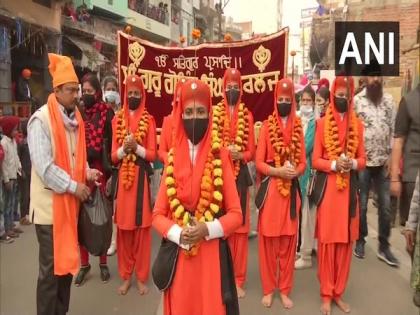 Nagar Kirtan organised in Patna on Guru Gobind Singh's Parkash Purab | Nagar Kirtan organised in Patna on Guru Gobind Singh's Parkash Purab