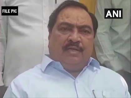 NCP leader Eknath Khadse records his statement before Mumbai Police in phone tapping case | NCP leader Eknath Khadse records his statement before Mumbai Police in phone tapping case