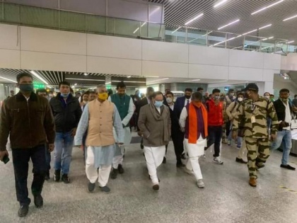 JP Nadda arrives in West Bengal, to launch BJP's 'Parivartan Yatra' | JP Nadda arrives in West Bengal, to launch BJP's 'Parivartan Yatra'