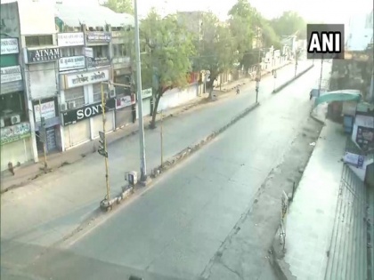 COVID-19: Streets deserted during week-long curfew in Maharashtra's Amravati | COVID-19: Streets deserted during week-long curfew in Maharashtra's Amravati