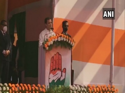 Rahul Gandhi promises to hike wages of tea workers with money from Gujarat traders owning tea gardens | Rahul Gandhi promises to hike wages of tea workers with money from Gujarat traders owning tea gardens