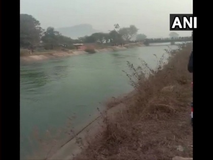 Bus falls into canal in Madhya Pradesh's Sidhi district, rescue operation underway | Bus falls into canal in Madhya Pradesh's Sidhi district, rescue operation underway